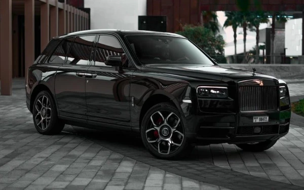 Black Rolls Royce Cullinan Black Badge, 2021