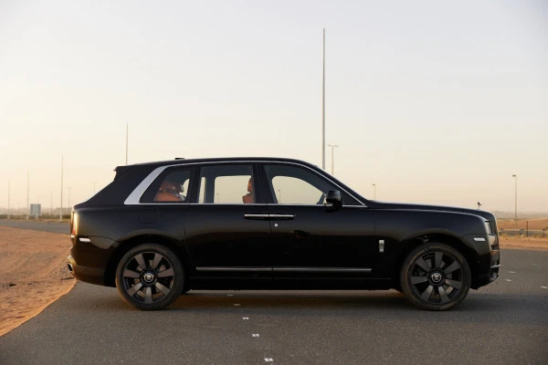  Black Rolls Royce Cullinan Photo 