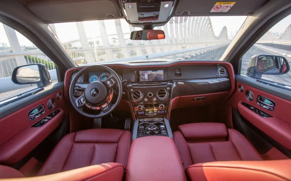  Grey Rolls Royce Cullinan Photo 