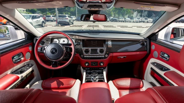  Silver Rolls Royce Ghost Photo 