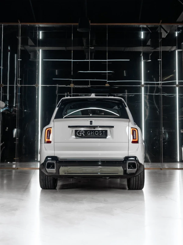  White Rolls Royce Cullinan SERIES 2 Photo 