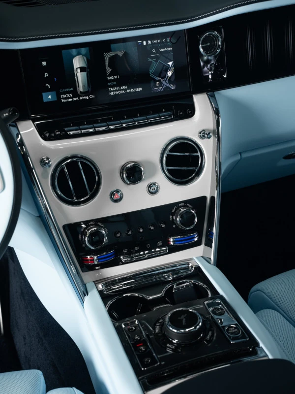  White Rolls Royce Cullinan SERIES 2 Photo 