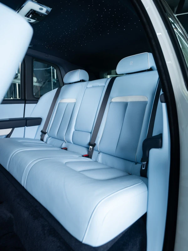  White Rolls Royce Cullinan SERIES 2 Photo 
