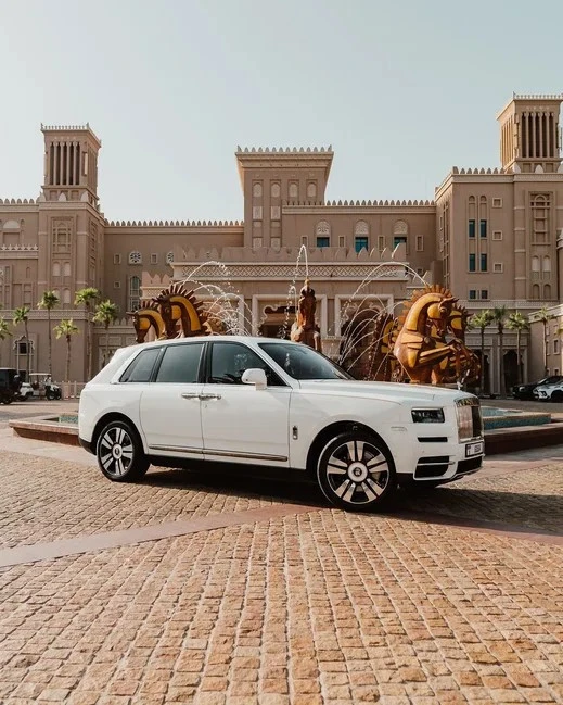  White Rolls Royce Cullinan Photo 