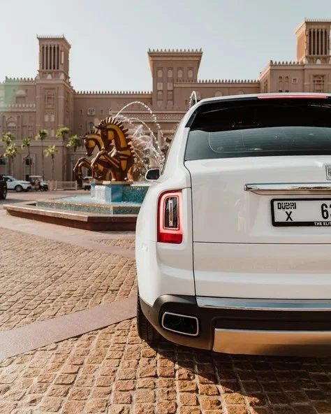  White Rolls Royce Cullinan Photo 