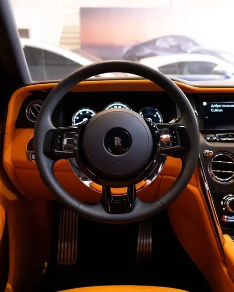  White Rolls Royce Cullinan Photo 